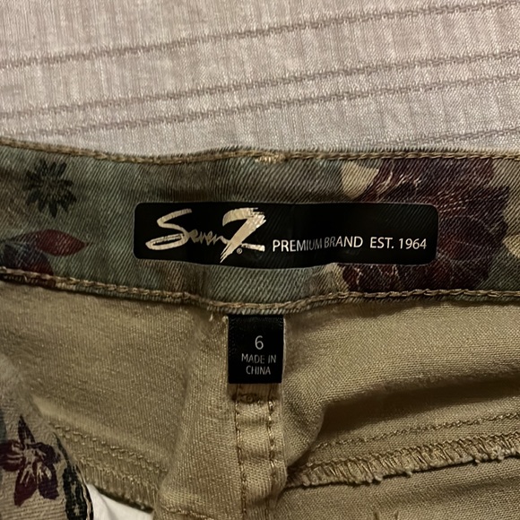 Seven camo jeans. New without tags - Picture 4 of 4